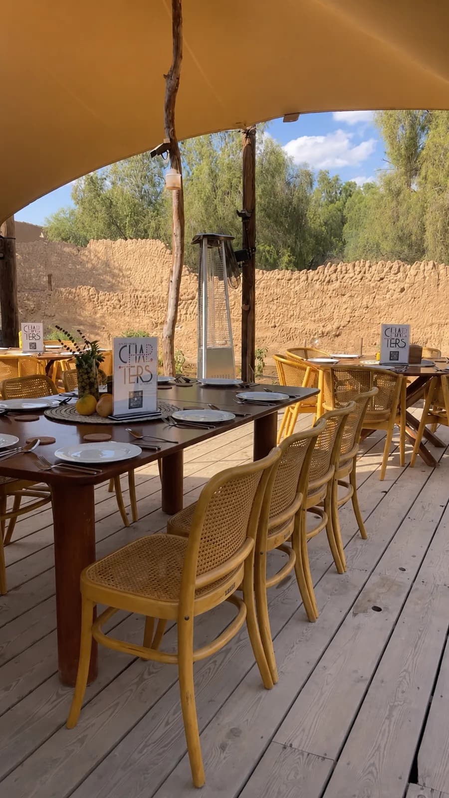 A table unhurried, with time as our guest