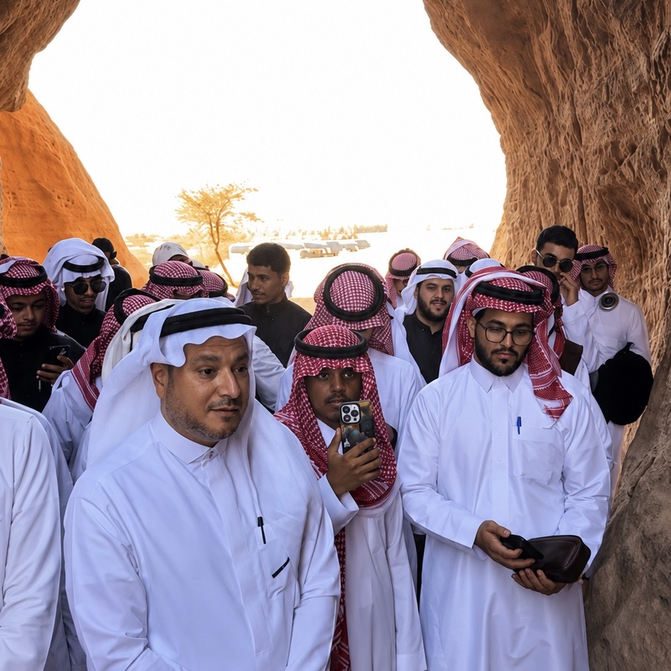 جامعة طيبة — كلية السياحة والآثار